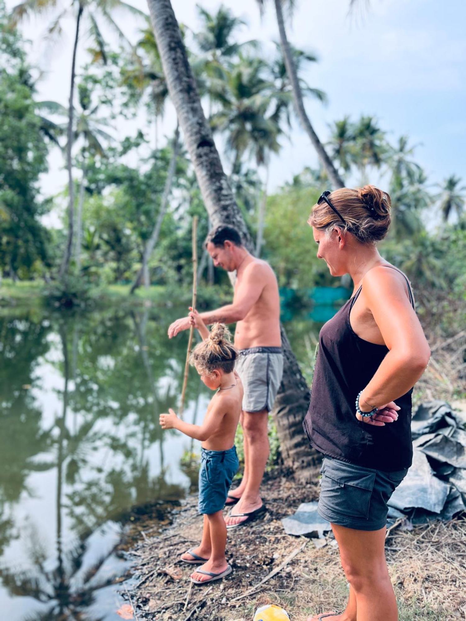 Riverrootsstays Mundrothuruth Ngoại thất bức ảnh